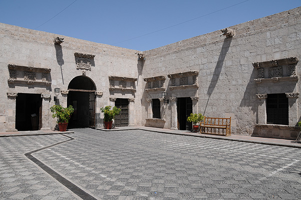 P4689.jpg (4288x2848) NIKON D300 - 18-200mm f/3.5-5.6 // F10 // 1/400 sec // ISO 200 // 18,0 mm // no Flash // 2010:09:16 12:51:46