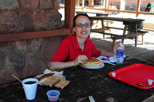 DSC_1053.jpg (4288x2848) NIKON D300 - 18-200mm f/3.5-5.6 // F8 // 1/250 sec // ISO 3200 // 31,0 mm // no Flash // 2008:07:07 09:02:20