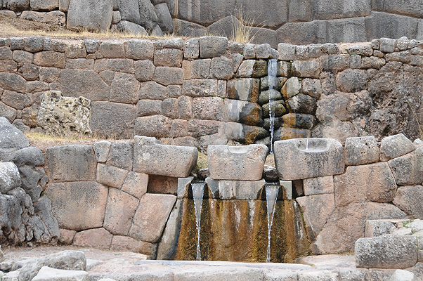 P1363.jpg (4288x2848) NIKON D300 - 18-200mm f/3.5-5.6 // F5 // 1/320 sec // ISO 200 // 52,0 mm // no Flash // 2010:09:04 10:08:13