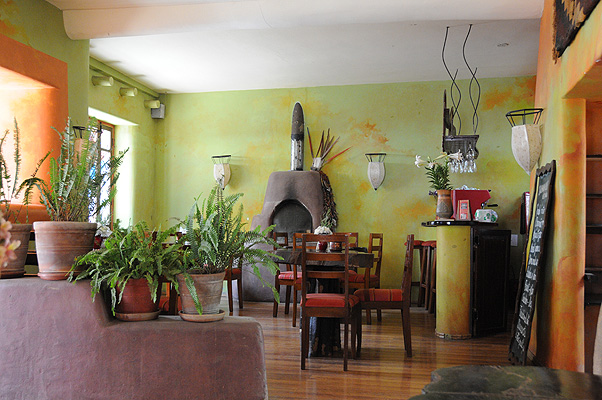 P1527.jpg (4288x2848) NIKON D300 - 18-200mm f/3.5-5.6 // F3,8 // 1/80 sec // ISO 1600 // 24,0 mm // no Flash // 2010:09:05 09:18:53