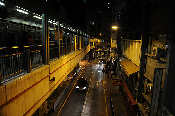 HKMM_0146.jpg (4288x2848) NIKON D300 - 18-200mm f/3.5-5.6 // F3,5 // 1/15 sec // ISO 400 // 18,0 mm // no Flash // 2008:11:29 21:45:10