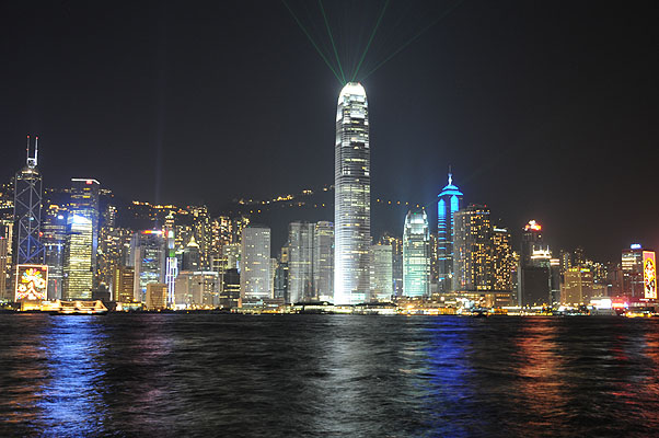 HKMM_0840.jpg (4288x2848) NIKON D300 - 18-200mm f/3.5-5.6 // F4 // 1.3 sec // ISO 400 // 27,0 mm // no Flash // 2008:11:30 20:09:45