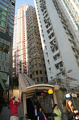 HKMM_0972.jpg (4288x2848) NIKON D300 - 18-200mm f/3.5-5.6 // F4 // 1/200 sec // ISO 400 // 18,0 mm // Flash fired, return detected // 2008:12:01 09:23:43