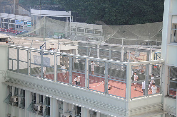 HKMM_1230.jpg (4288x2848) NIKON D300 - 18-200mm f/3.5-5.6 // F4,5 // 1/1000 sec // ISO 450 // 46,0 mm // no Flash // 2008:12:02 09:21:27