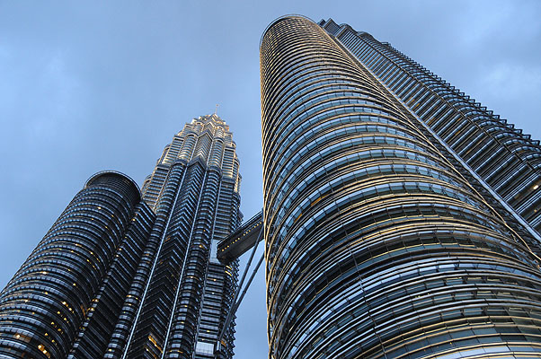 HKMM_2472.jpg (4288x2848) NIKON D300 - 18-200mm f/3.5-5.6 // F3,8 // 1/160 sec // ISO 1600 // 22,0 mm // no Flash // 2008:12:09 19:02:51