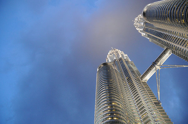 HKMM_2508.jpg (4288x2848) NIKON D300 - 18-200mm f/3.5-5.6 // F3,5 // 1/60 sec // ISO 1600 // 18,0 mm // no Flash // 2008:12:09 19:14:21