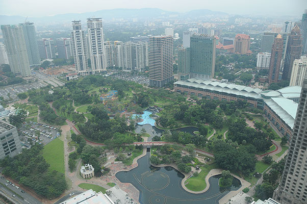 HKMM_2701.jpg (4288x2848) NIKON D300 - 18-200mm f/3.5-5.6 // F5 // 1/200 sec // ISO 400 // 18,0 mm // no Flash // 2008:12:10 17:12:48