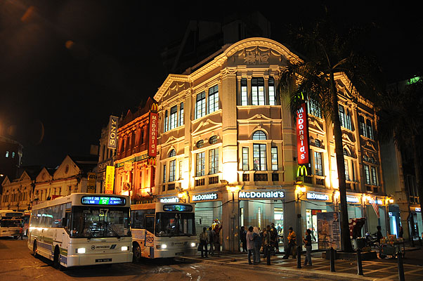 HKMM_2769.jpg (4288x2848) NIKON D300 - 18-200mm f/3.5-5.6 // F3,5 // 1/15 sec // ISO 800 // 18,0 mm // no Flash // 2008:12:10 19:47:22