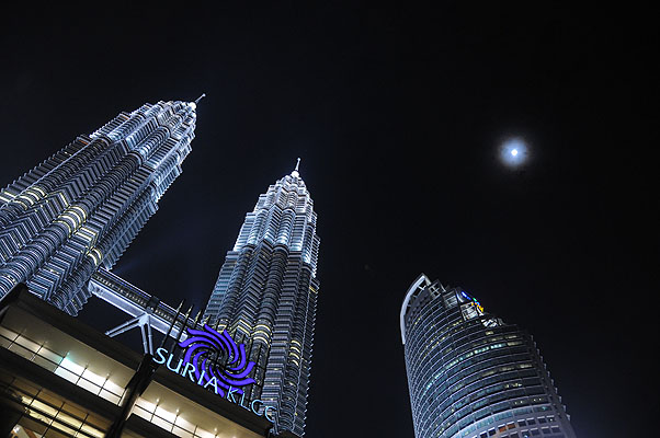 HKMM_2800.jpg (4288x2848) NIKON D300 - 18-200mm f/3.5-5.6 // F3,5 // 1/30 sec // ISO 800 // 18,0 mm // no Flash // 2008:12:10 21:44:30