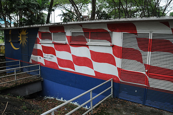 HKMM_2890.jpg (4288x2848) NIKON D300 - 18-200mm f/3.5-5.6 // F9 // 1/320 sec // ISO 400 // 18,0 mm // no Flash // 2008:12:11 12:24:09