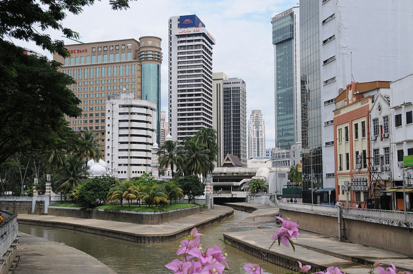 HKMM_2931.jpg (4288x2848) NIKON D300 - 18-200mm f/3.5-5.6 // F11 // 1/500 sec // ISO 400 // 31,0 mm // no Flash // 2008:12:11 12:59:08