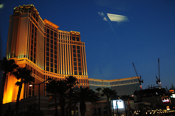 DSC_0075.jpg (4288x2848) NIKON D300 - 18-200mm f/3.5-5.6 // F3,5 // 1/30 sec // ISO 400 // 20,0 mm // no Flash // 2008:07:03 20:17:09