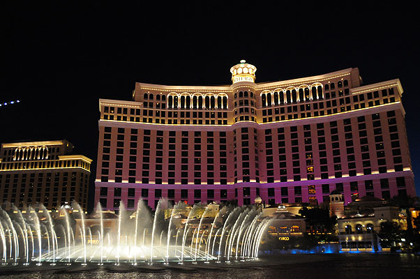 DSC_0108.jpg (4288x2848) NIKON D300 - 18-200mm f/3.5-5.6 // F3,5 // 1/30 sec // ISO 2500 // 20,0 mm // no Flash // 2008:07:03 20:49:21