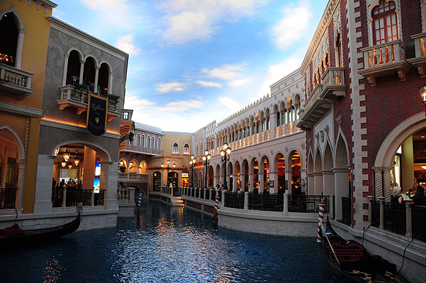 DSC_0173.jpg (4288x2848) NIKON D300 - 18-200mm f/3.5-5.6 // F3,5 // 1/30 sec // ISO 640 // 18,0 mm // no Flash // 2008:07:03 23:54:05