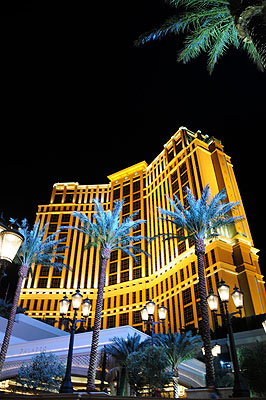 DSC_0200.jpg (4288x2848) NIKON D300 - 18-200mm f/3.5-5.6 // F3,5 // 1/6 sec // ISO 200 // 18,0 mm // no Flash // 2008:07:04 00:20:55