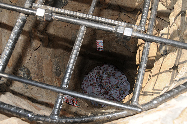 P0516.jpg (4288x2848) NIKON D300 - 18-200mm f/3.5-5.6 // F8 // 1/250 sec // ISO 200 // 22,0 mm // Flash fired, return detected // 2010:08:30 13:06:46