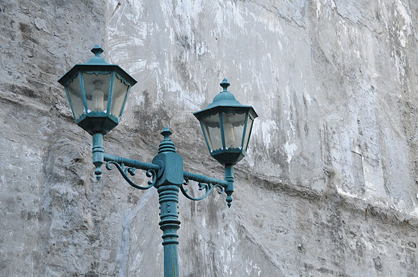 HKMM_1368.jpg (4288x2848) NIKON D300 - 18-200mm f/3.5-5.6 // F4,5 // 1/200 sec // ISO 1600 // 46,0 mm // no Flash // 2008:12:02 16:22:33