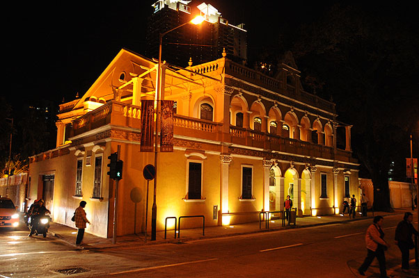 HKMM_1422.jpg (4288x2848) NIKON D300 - 18-200mm f/3.5-5.6 // F3,8 // 1/30 sec // ISO 1600 // 22,0 mm // no Flash // 2008:12:02 18:26:49