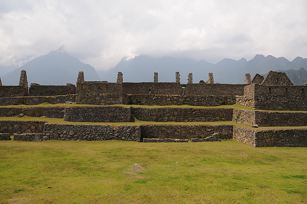 P2890.jpg (4288x2848) NIKON D300 - 18-200mm f/3.5-5.6 // F5,6 // 1/320 sec // ISO 200 // 18,0 mm // no Flash // 2010:09:09 12:13:22