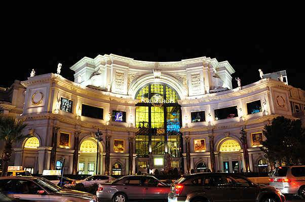 DSC_0155.jpg (4288x2848) NIKON D300 - 18-200mm f/3.5-5.6 // F3,5 // 1/30 sec // ISO 2000 // 18,0 mm // no Flash // 2008:07:03 23:26:04