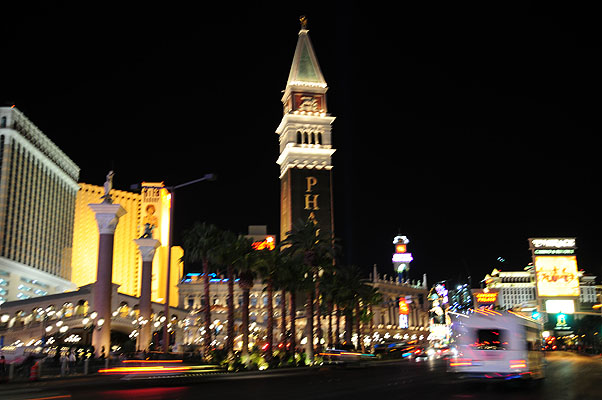 DSC_0210.jpg (4288x2848) NIKON D300 - 18-200mm f/3.5-5.6 // F3,8 // 0.4 sec // ISO 200 // 26,0 mm // no Flash // 2008:07:04 00:27:27